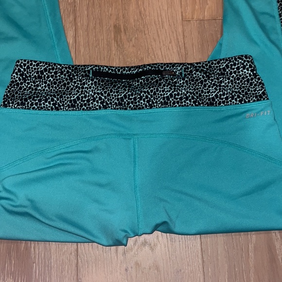 Nike Run Cropped Leggings - Picture 2 of 4